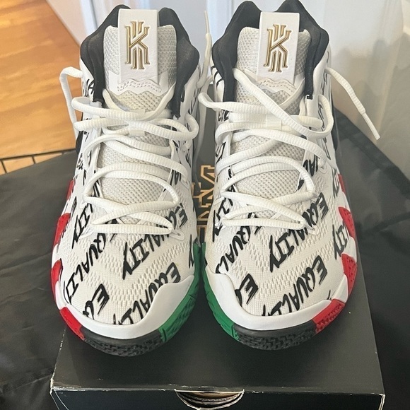 Nike Kyrie 4 Black History Month Sneakers Youth 6.5 - Picture 6 of 10
